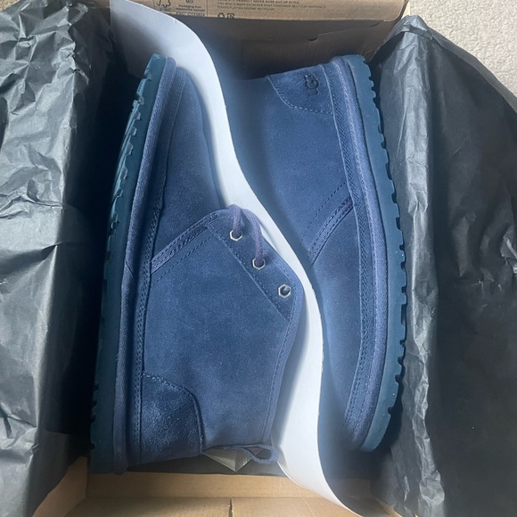Navy Blue Size 9 Mens Nuemel Uggs. - Picture 4 of 6